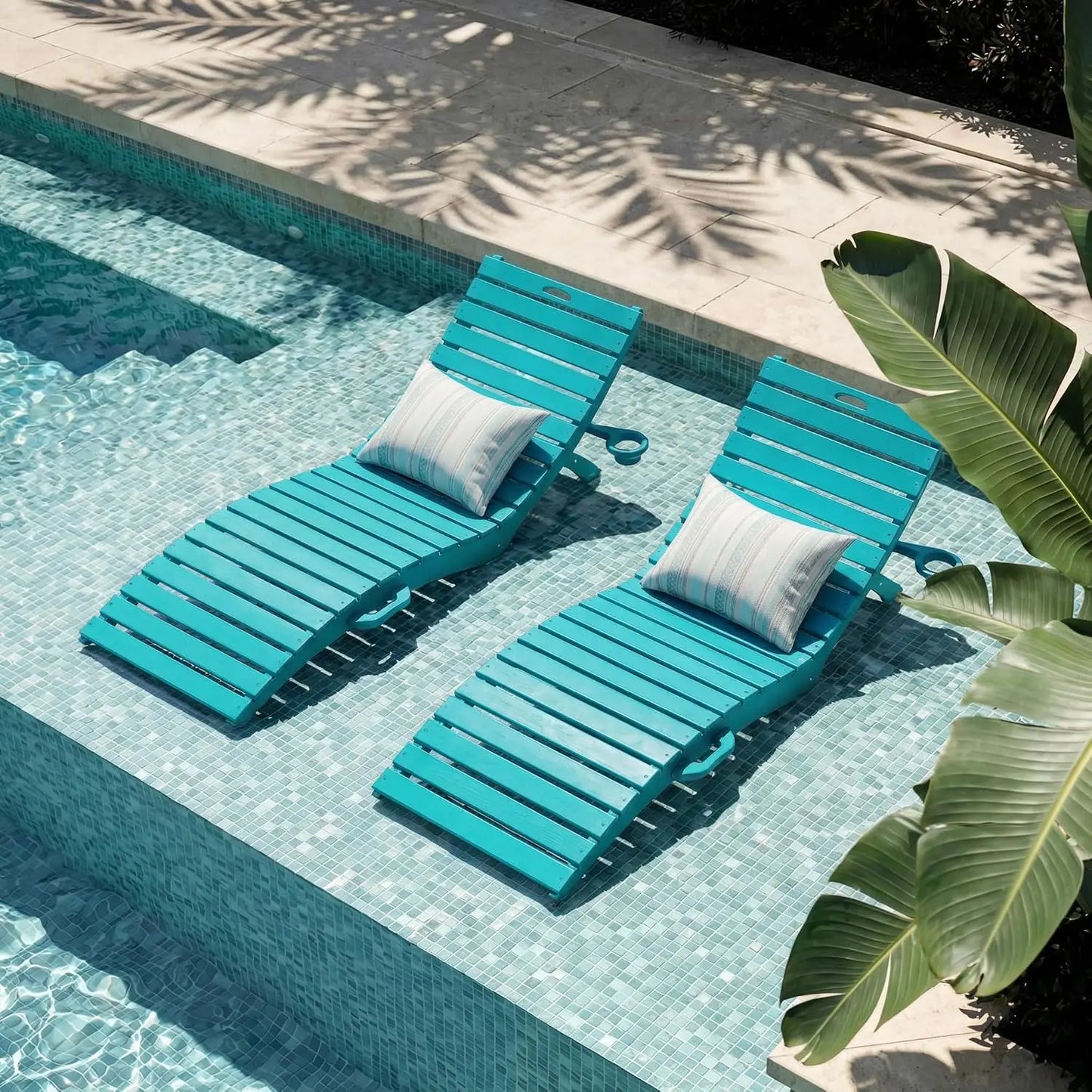 HDPE Pool Lounge Chairs Foldable Outdoor Chaise Loungers Cup Holder