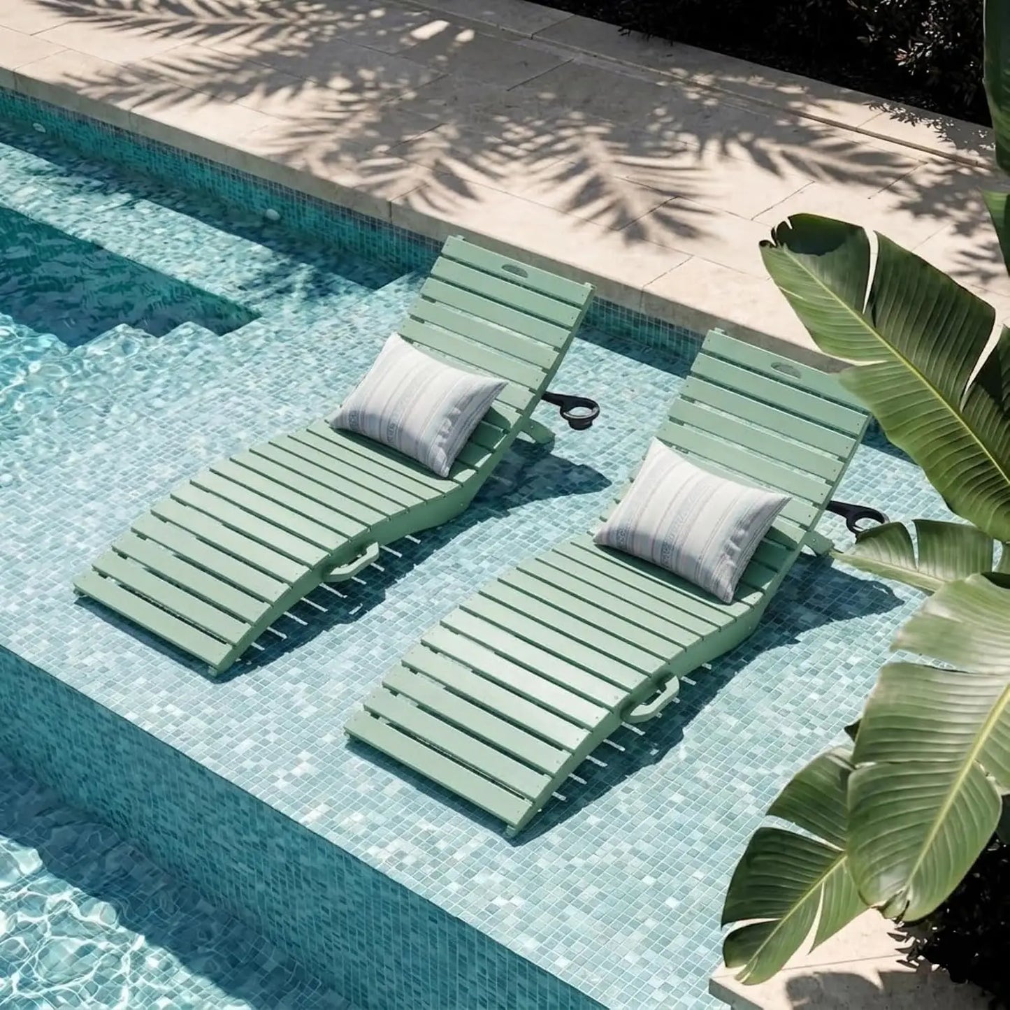 HDPE Pool Lounge Chairs Foldable Outdoor Chaise Loungers Cup Holder